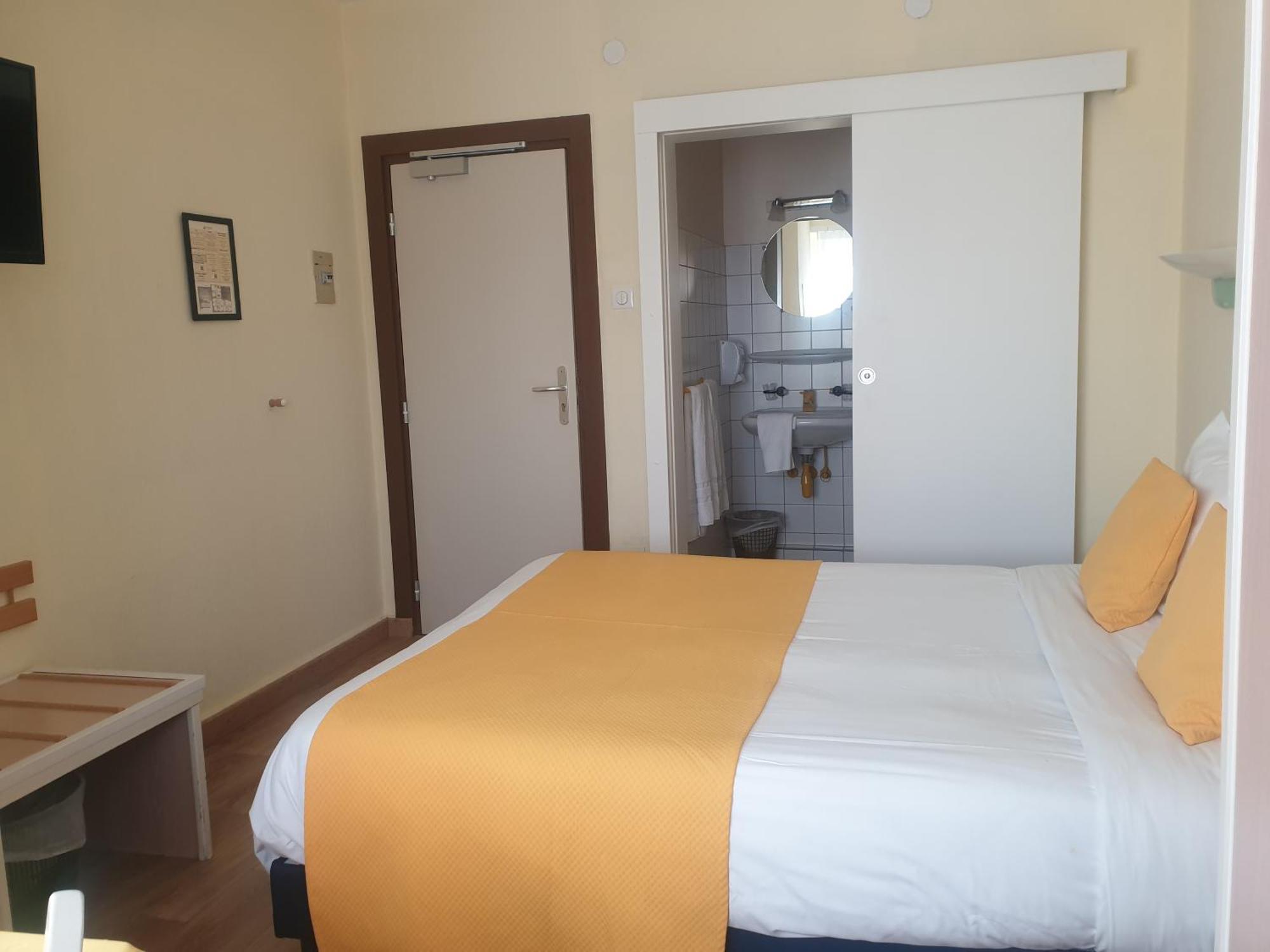 Hotel Restaurant Aux Deux Roses Neuf-Brisach Εξωτερικό φωτογραφία